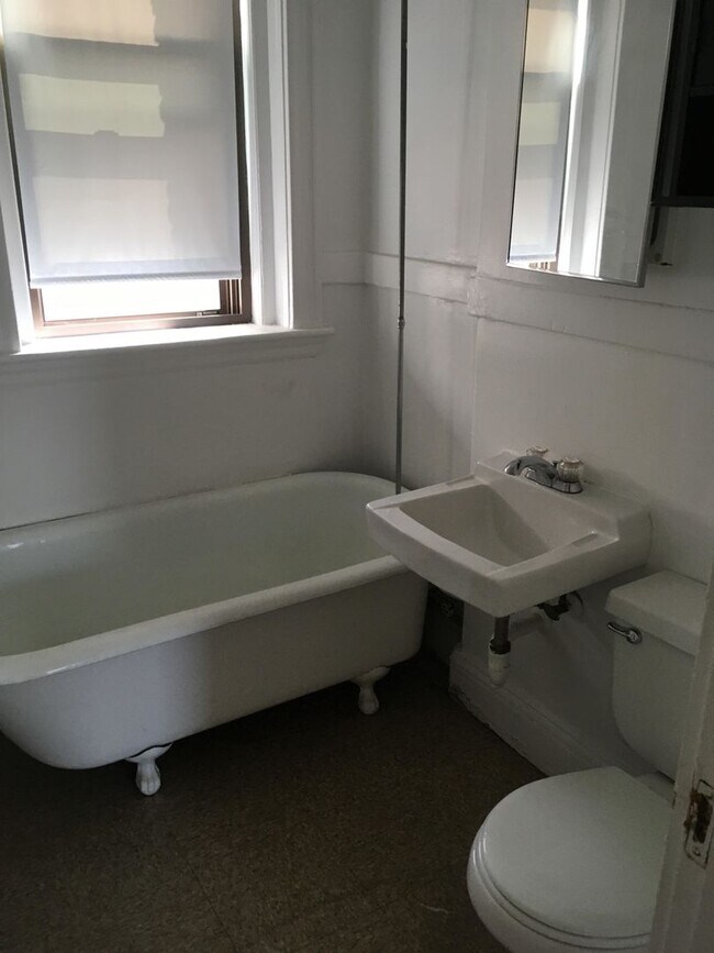 Foto del edificio - 2BR 1Bth unit. Great location!