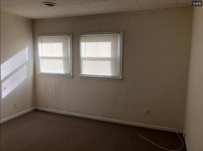 Foto del edificio - 5900 Wainwright Dr