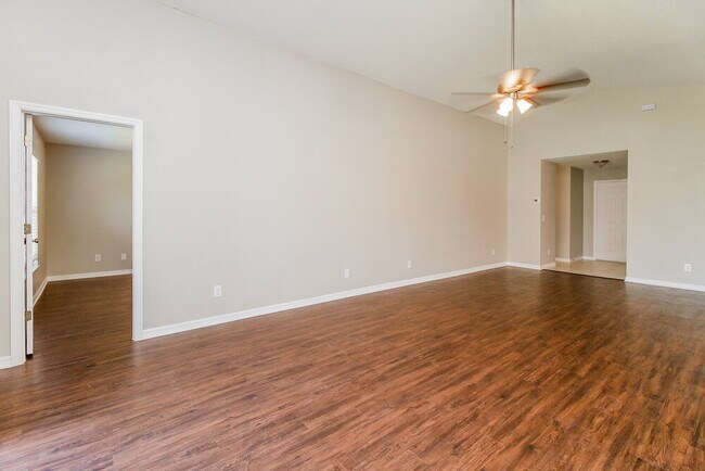 Foto del edificio - 2100 Mallard Creek Cir