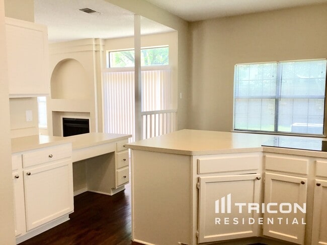 Building Photo - 8035 Dove Trail Dr