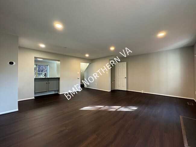 Foto del edificio - 8651 Centerton Ln