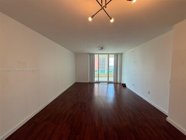 Building Photo - 3340 NE 190th St
