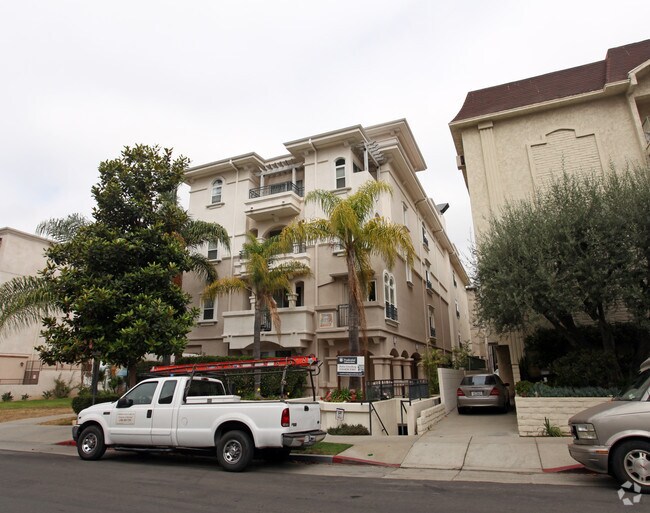 Primary Photo - 11737 Goshen Ave