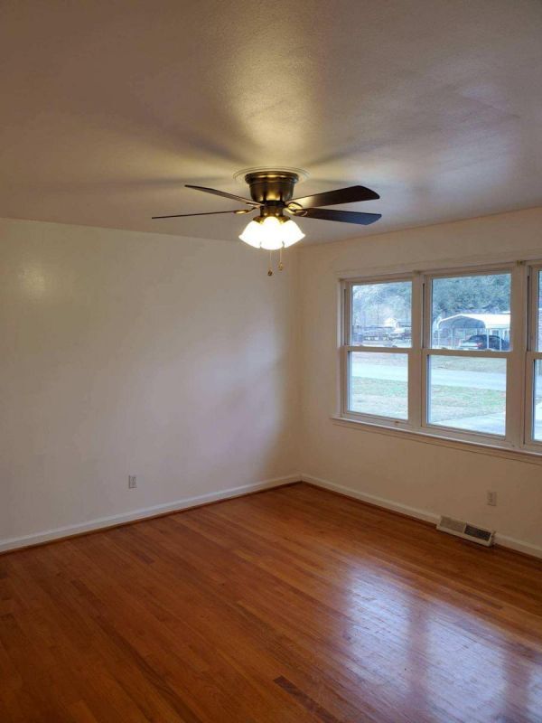 Building Photo - 2201 Pinehurst Ave, Charleston, SC 29414