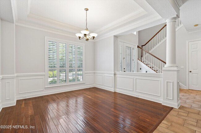Building Photo - 713 Carthage Pl
