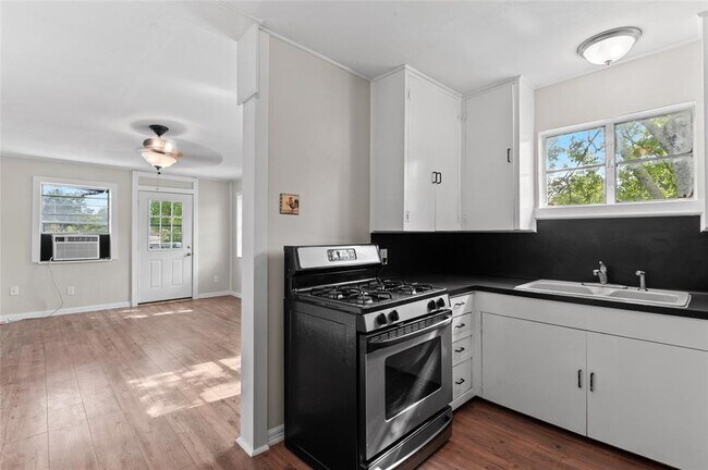 Building Photo - 7110 McHenry St