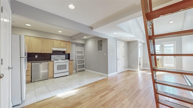 Building Photo - 83-71 116th St