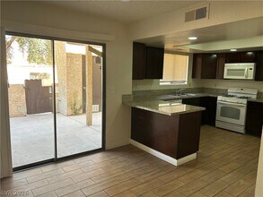 Building Photo - 3937 S Torrey Pines Dr