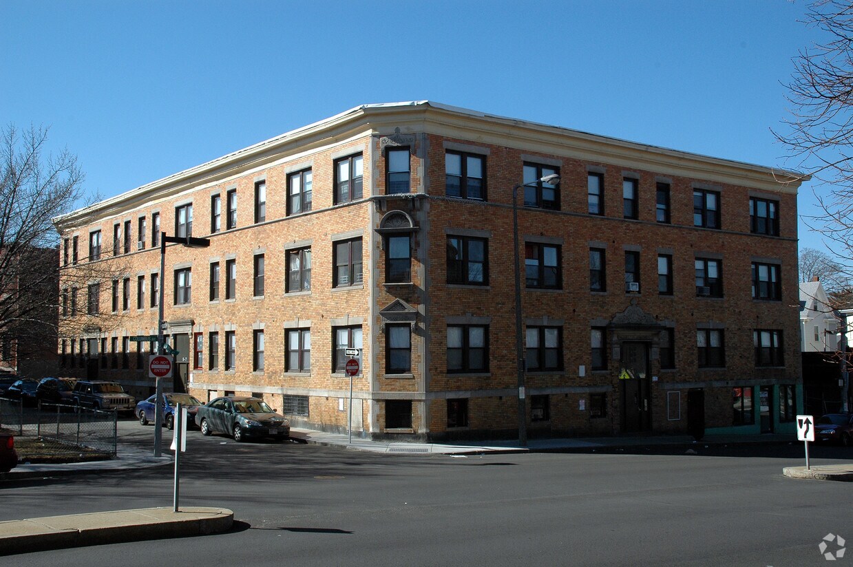 Jackson Commons Apartments in Roxbury, MA