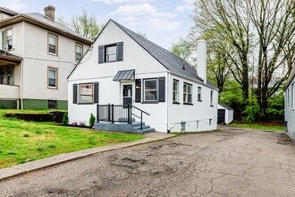 Building Photo - 6417 Bramble Ave