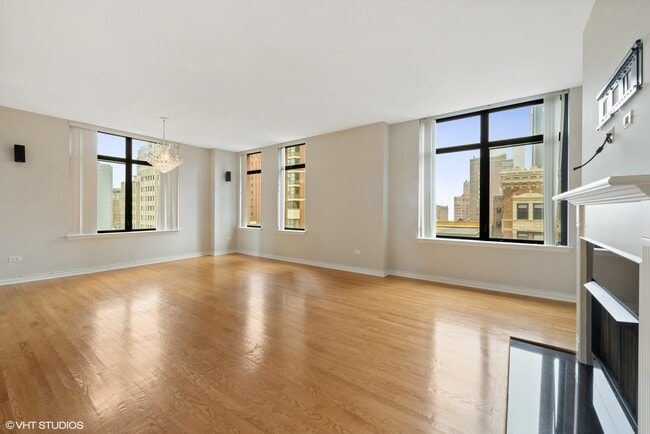 Building Photo - 1122 N Dearborn St