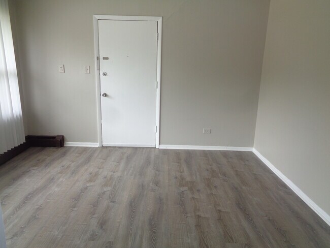 Foto del edificio - 7831 Roberts Rd