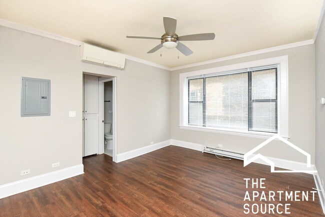 Foto del edificio - 817 W Lakeside Pl