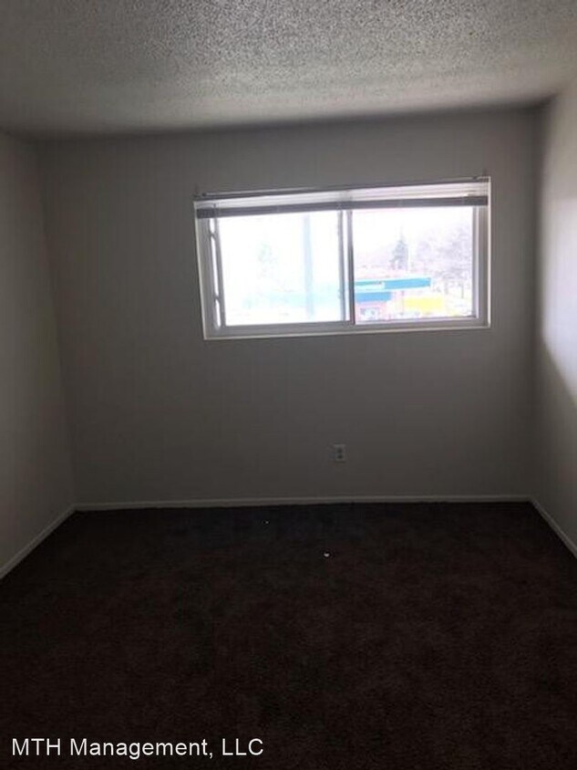 Building Photo - 1 br, 1 bath Apartment - 14881 Schaefer
