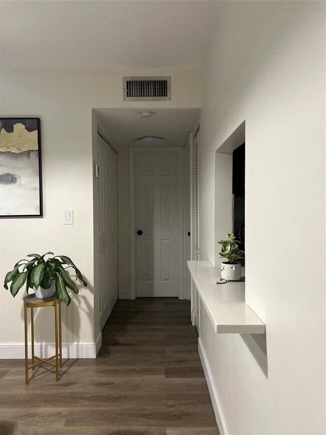 Foto del edificio - 1061 NW 45th St