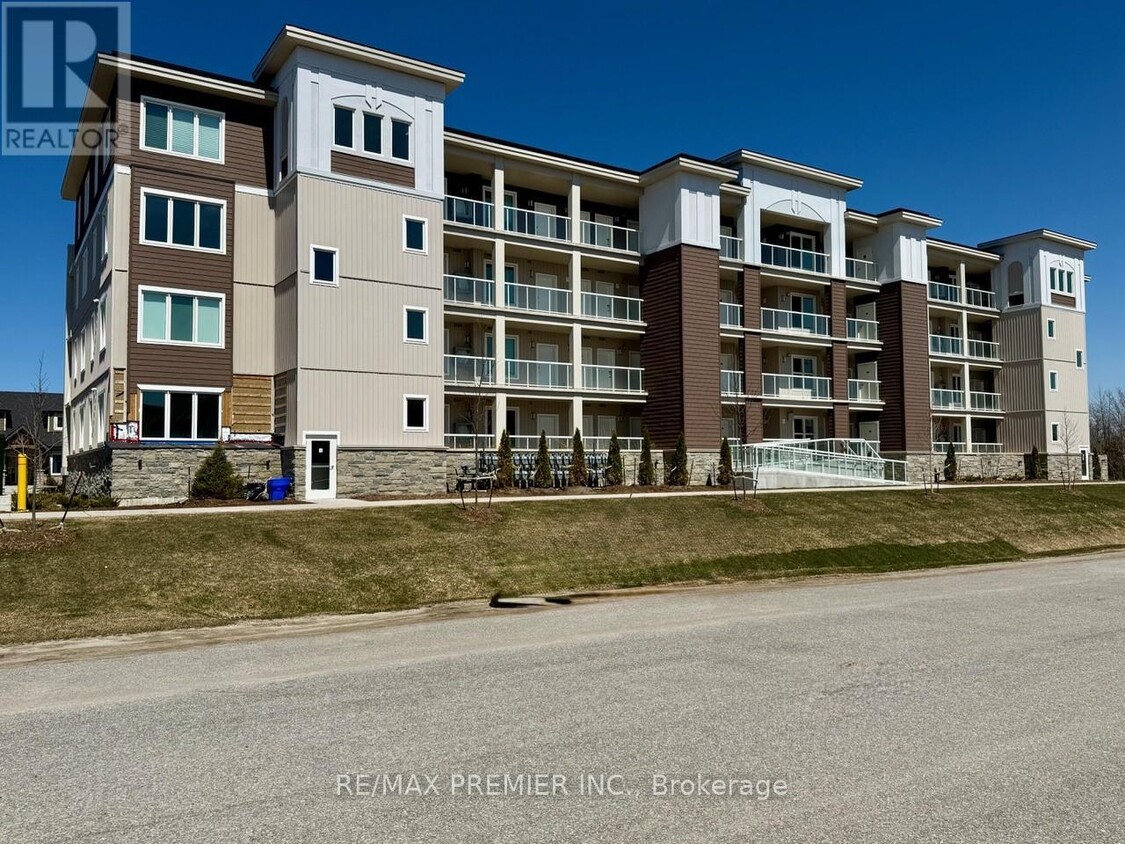 Photo principale - 5-415 Spooner Cres