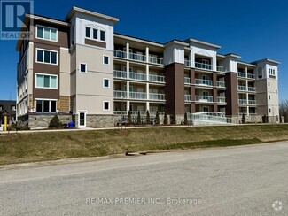 Building Photo - 5-415 Spooner Cres