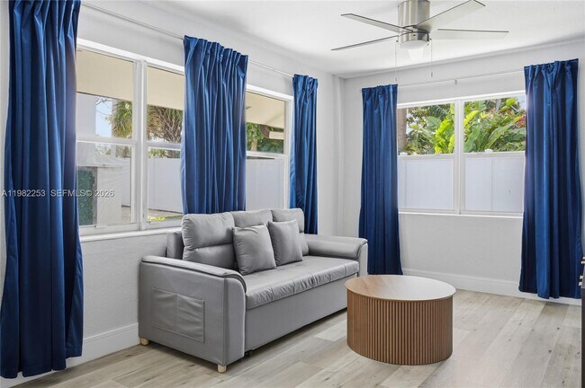 Foto del edificio - 1301 NE 16th Terrace