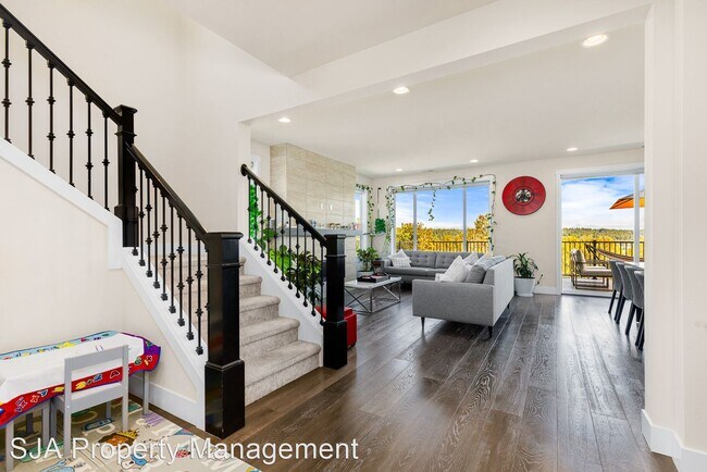 Foto del edificio - 5 br, 3.5 bath House - 13024 137th Dr. NE