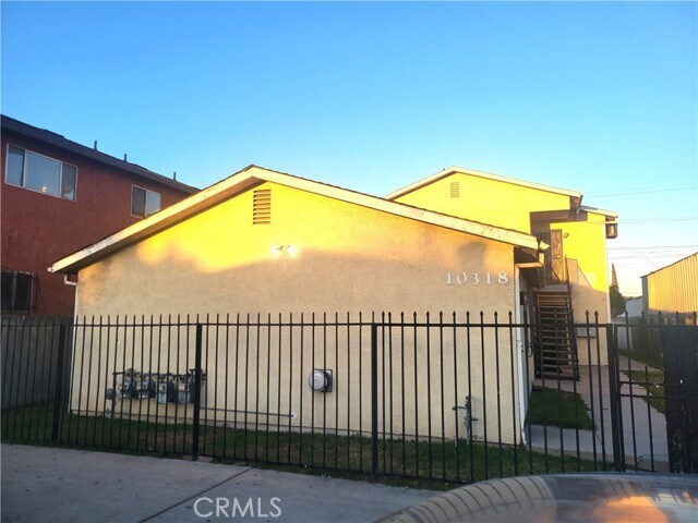 Primary Photo - 10318 Main St