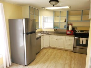 Building Photo - 2116 Grover Ave