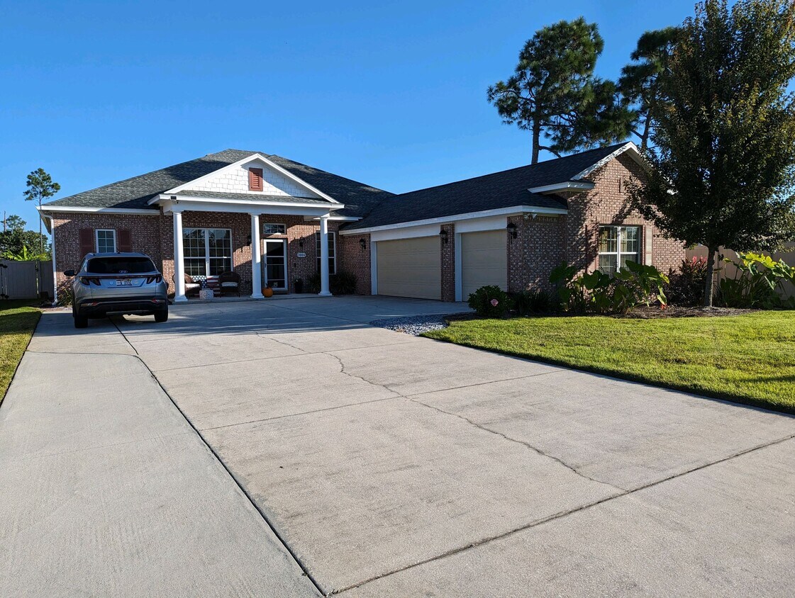 Building Photo - 3004 Harrier St