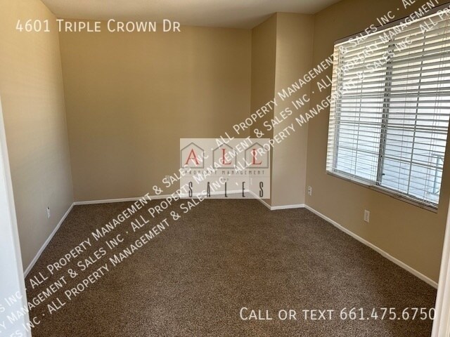 Building Photo - 4601 Triple Crown Dr