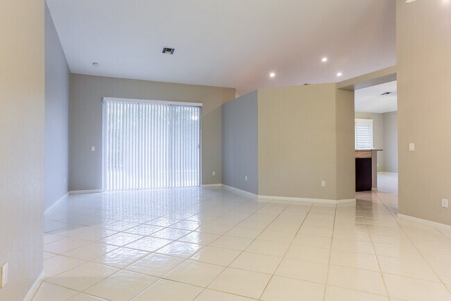 Foto del edificio - 10316 NW 53rd Ct
