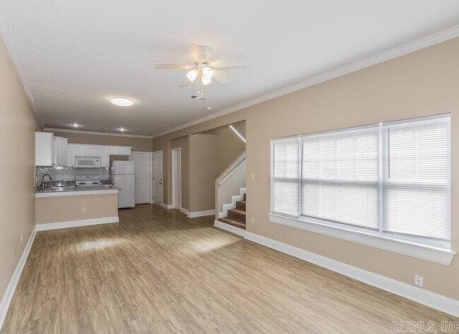 Building Photo - 1201 Sadie Dr