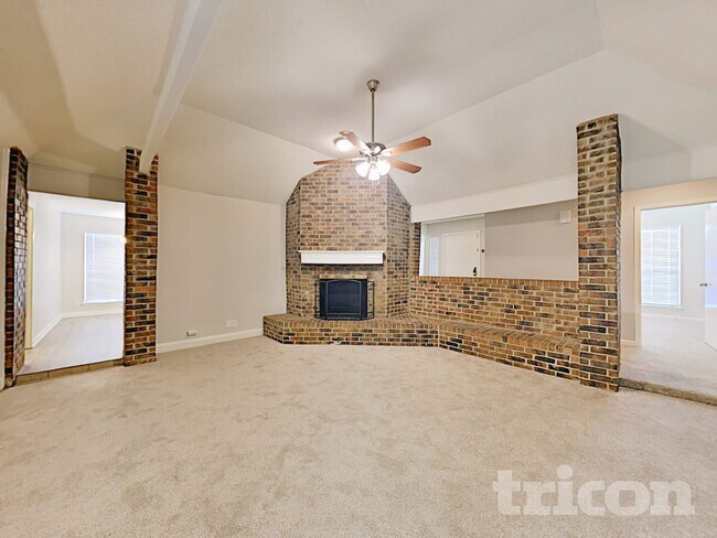 Building Photo - 5711 Calumet Dr