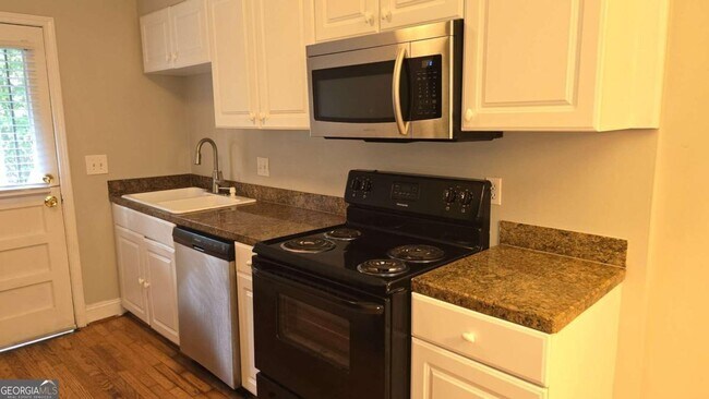 Foto del edificio - 3668 Kingsboro Rd NE