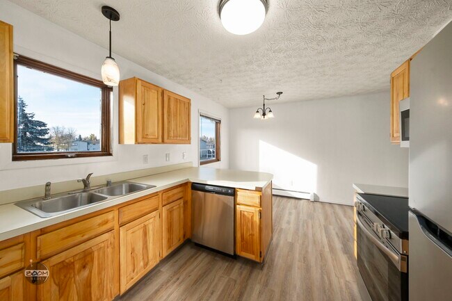 Photo - 1461 Northview Dr House