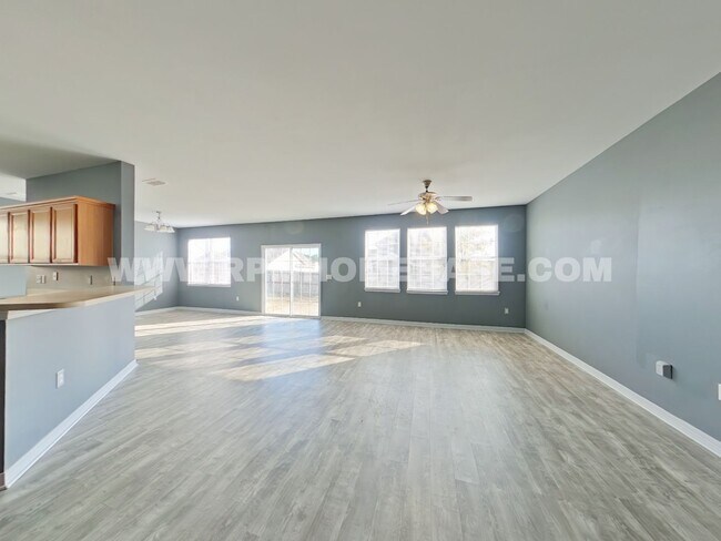 Building Photo - Spacious 4-Bedroom Home in South Crestview – Perfect for Families and Close to Military Bases