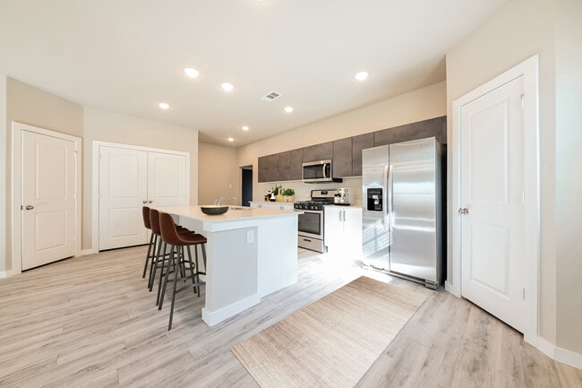 Building Photo - The Residences at Hudson Hollow