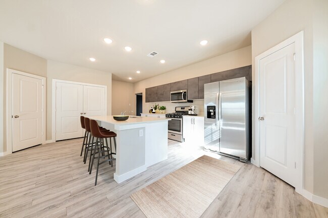 Foto del edificio - The Residences at Hudson Hollow