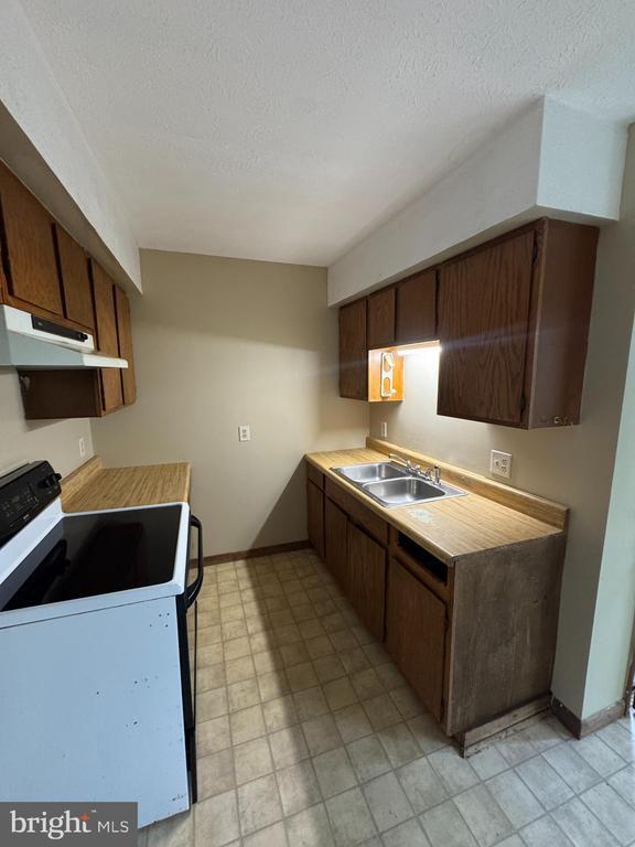 Building Photo - 512 Allston Cir