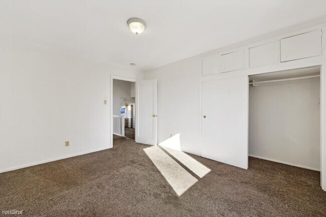 Building Photo - 3 br, 1 bath House - 175 E Vista Ave