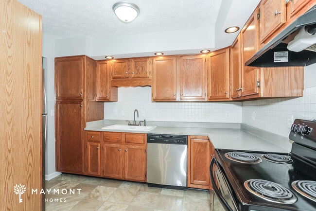 Foto del edificio - Spacious 4-Bedroom Home in Cincinnati, OH