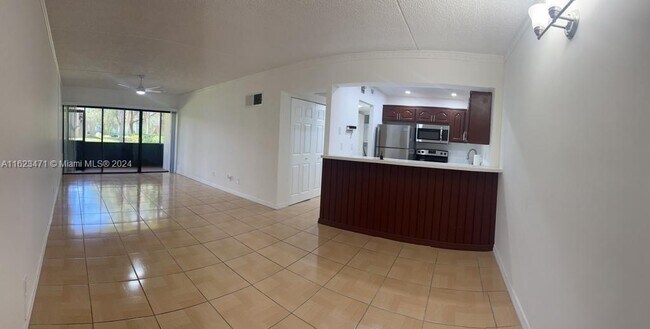 Foto del edificio - 5905 Washington St