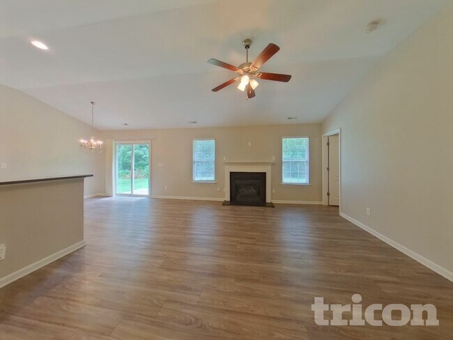 Foto del edificio - 6235 Leslie Drive