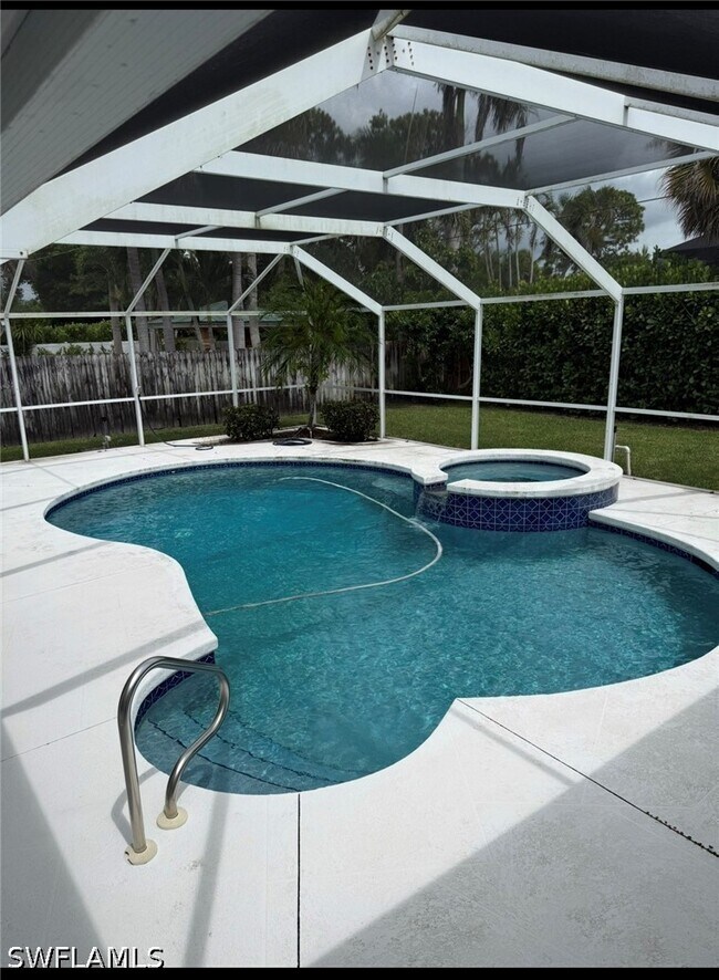 Foto del edificio - 1166 Royal Palm Dr