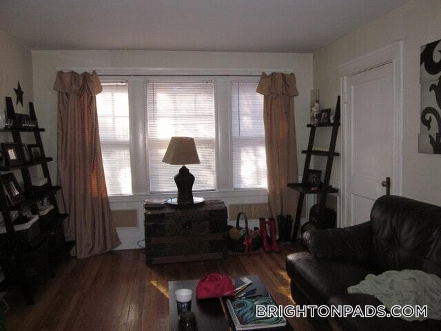 Building Photo - 81 Beechcroft St