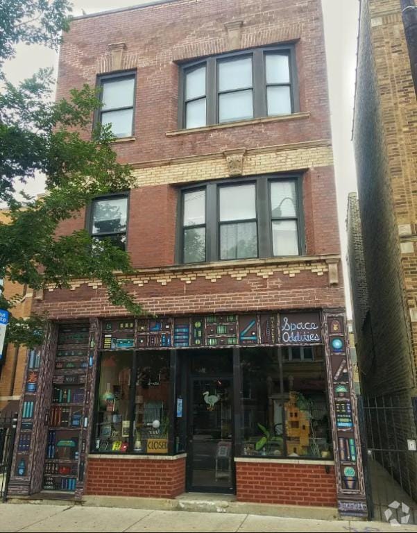 Building Photo - 1007 N California Ave