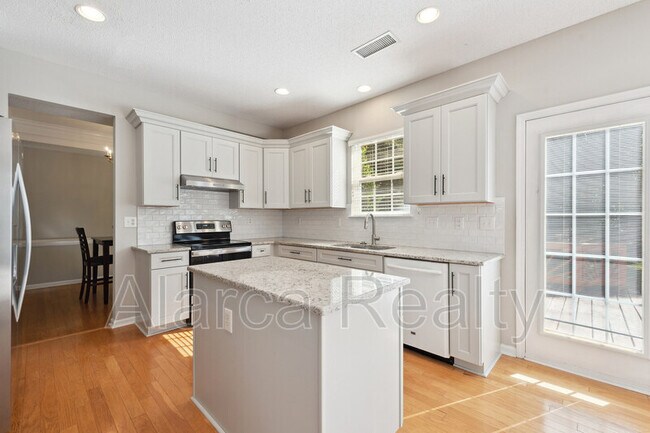 Foto del edificio - 9418 Willow Tree Ln