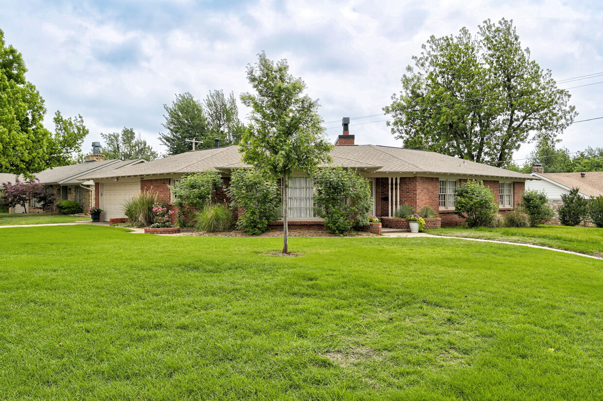 Primary Photo - 9800 Ashley Pl