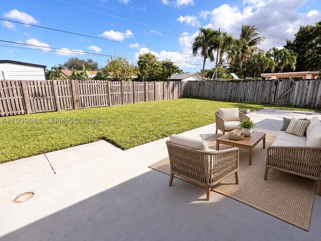 Foto del edificio - 1730 SW 64th Ave