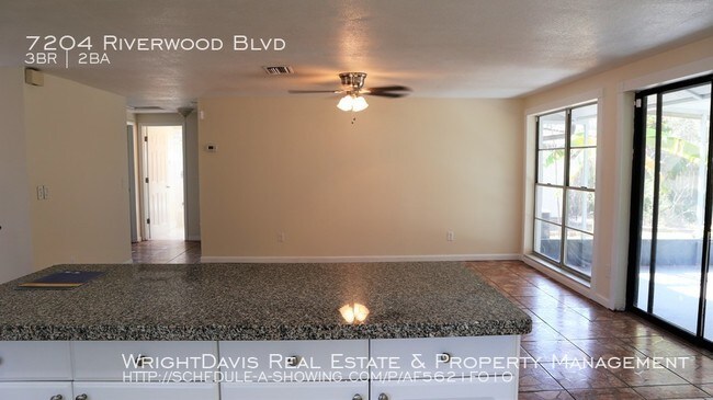 Foto del edificio - 7204 Riverwood Blvd