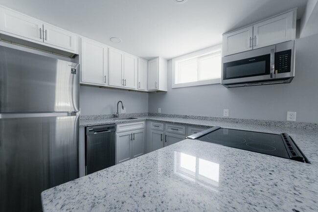 Building Photo - Knollwood