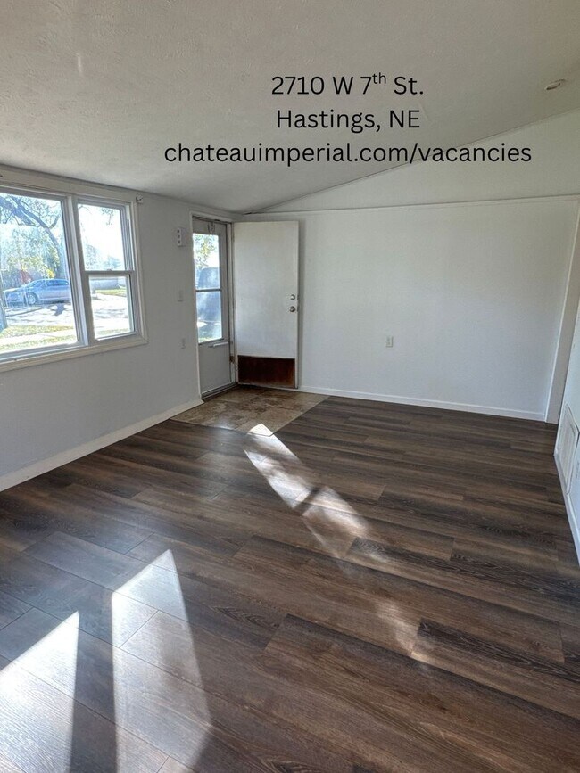 Building Photo - 2 bedroom 1 bathroom house