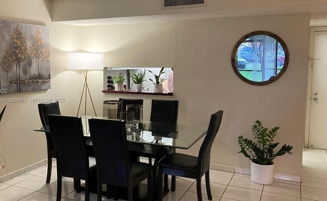 Foto del edificio - 8035 SW 107th Ave